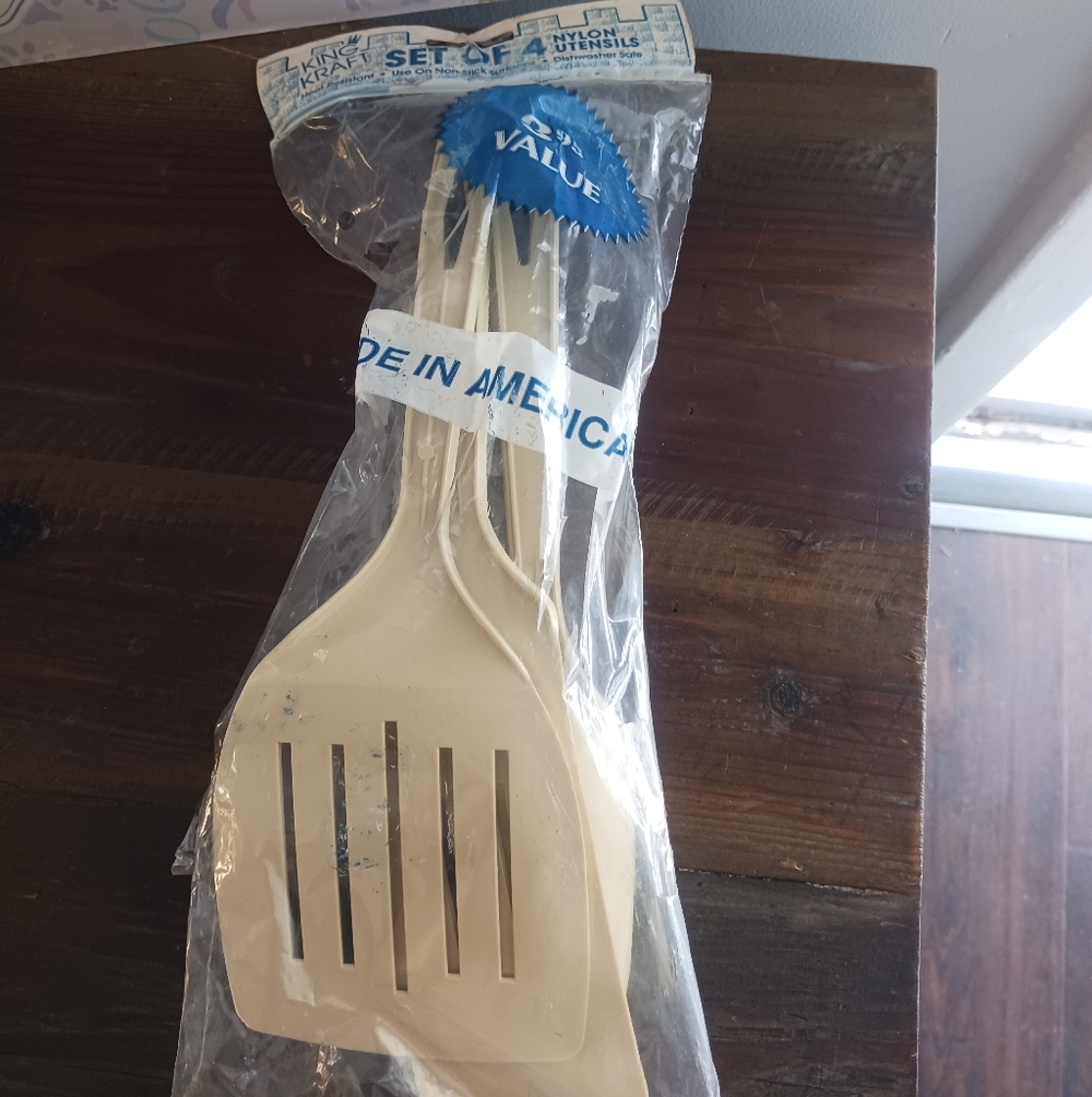 Vintage Utensils KING KRAFT Nylon 2 Spatulas 2 Spoons Set of 4 Made USA